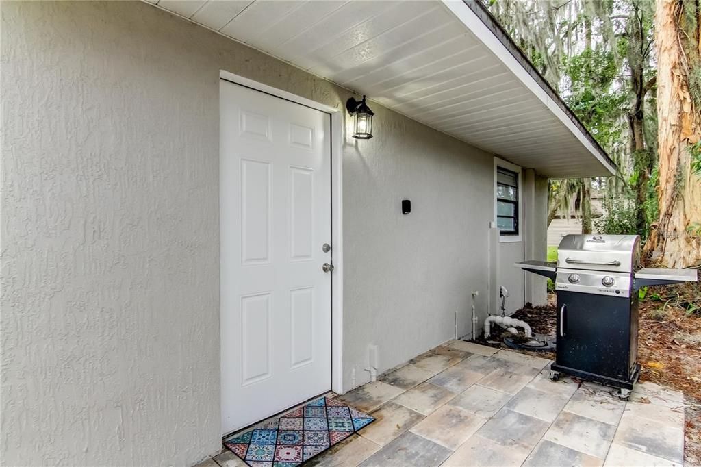 For Rent: $1,400 (1 beds, 1 baths, 725 Square Feet)