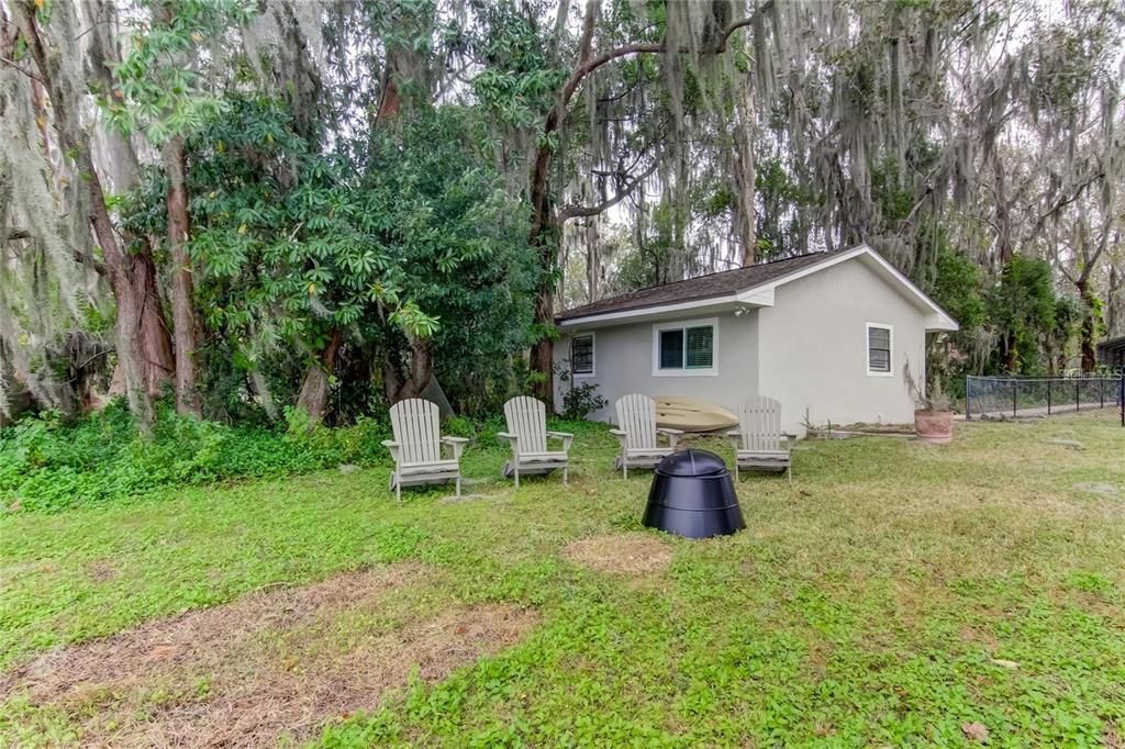 For Rent: $1,400 (1 beds, 1 baths, 725 Square Feet)