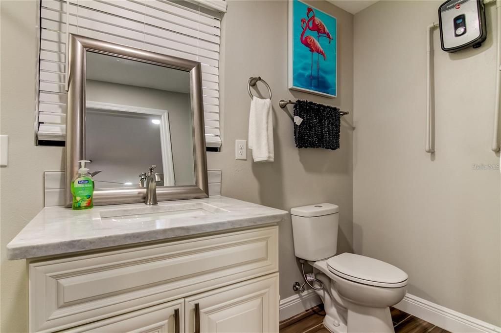 For Rent: $1,400 (1 beds, 1 baths, 725 Square Feet)