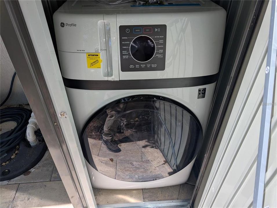 For Rent: $1,400 (1 beds, 1 baths, 725 Square Feet)