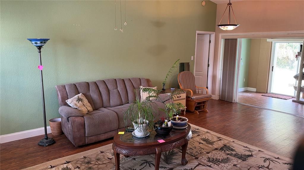 For Sale: $345,000 (3 beds, 2 baths, 2082 Square Feet)