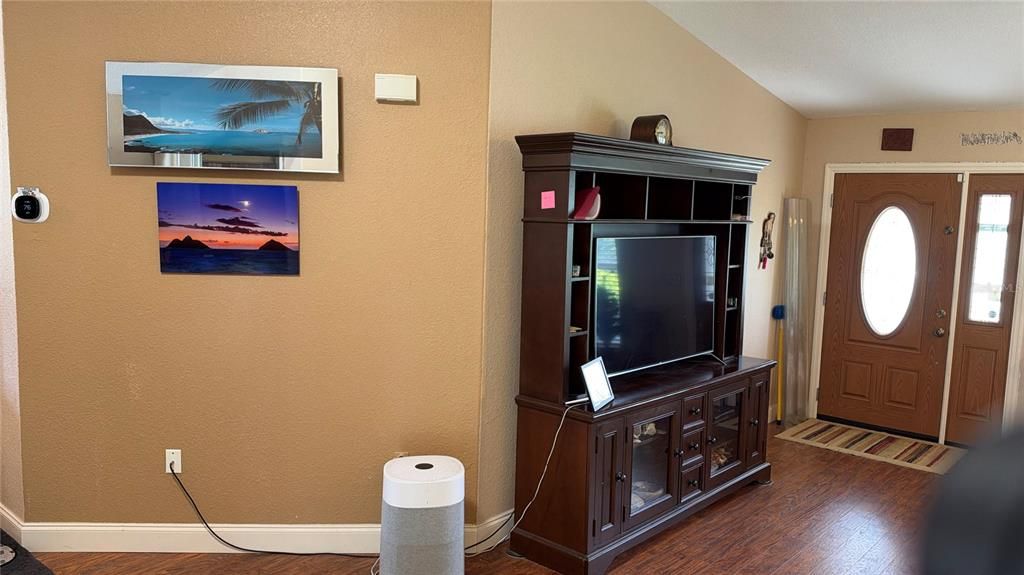 For Sale: $345,000 (3 beds, 2 baths, 2082 Square Feet)