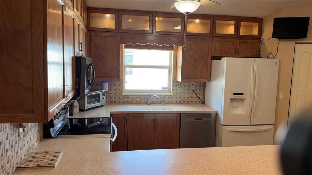 For Sale: $345,000 (3 beds, 2 baths, 2082 Square Feet)