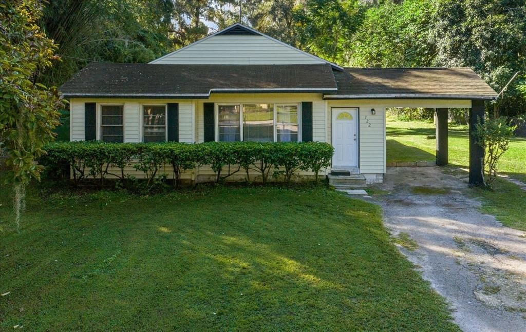 For Sale: $499,000 (6 beds, 2 baths, 1050 Square Feet)