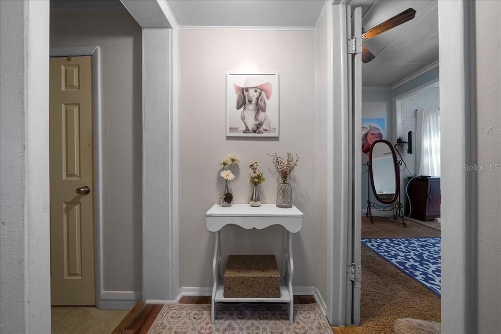For Sale: $499,000 (6 beds, 2 baths, 1050 Square Feet)