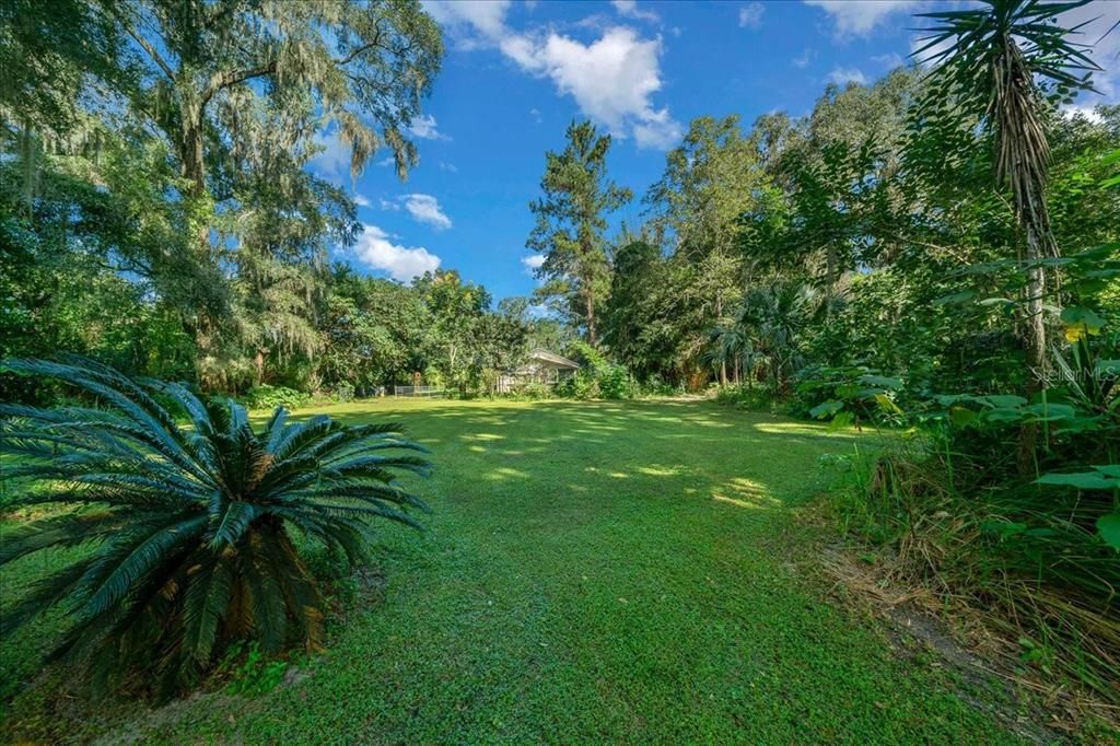 For Sale: $499,000 (6 beds, 2 baths, 1050 Square Feet)