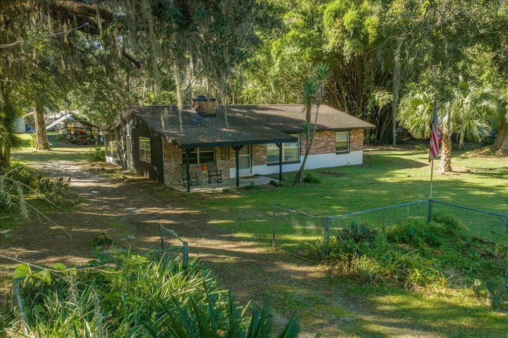 For Sale: $499,000 (6 beds, 2 baths, 1050 Square Feet)