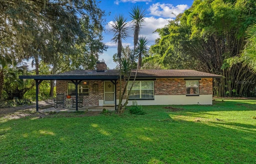 For Sale: $499,000 (6 beds, 2 baths, 1050 Square Feet)