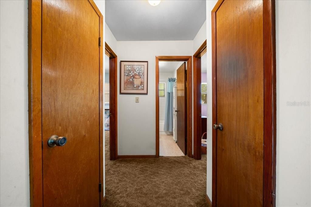 For Sale: $499,000 (6 beds, 2 baths, 1050 Square Feet)