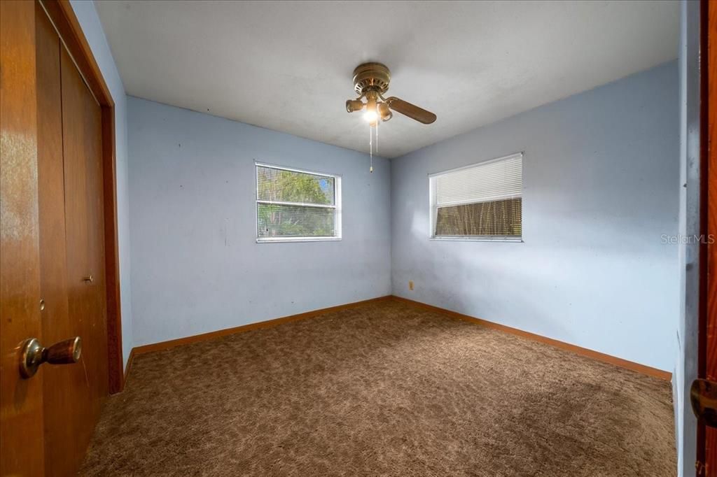 For Sale: $499,000 (6 beds, 2 baths, 1050 Square Feet)