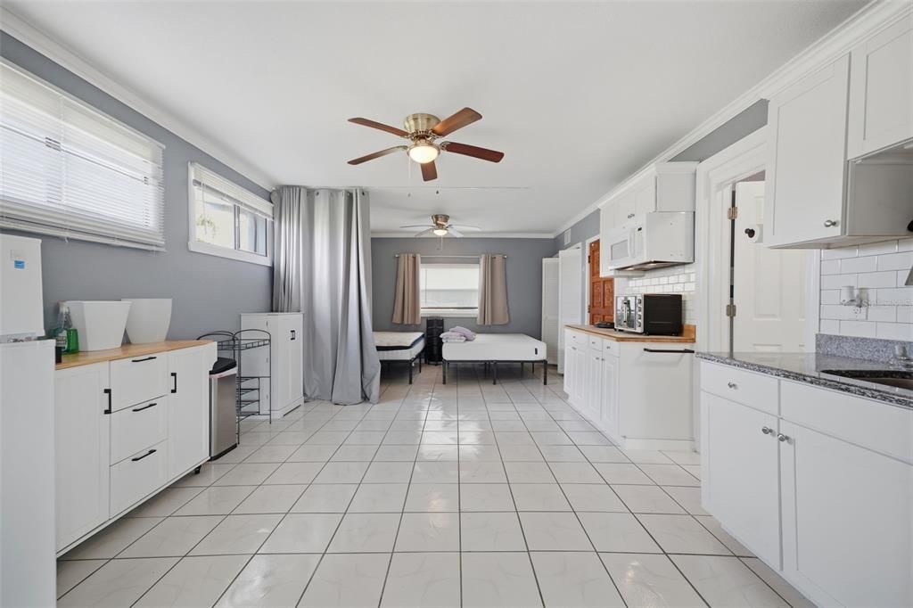 For Sale: $370,000 (3 beds, 2 baths, 1252 Square Feet)