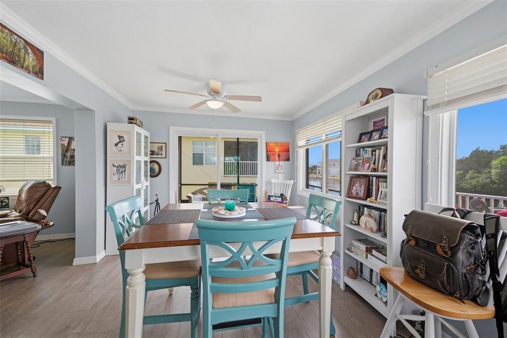 For Sale: $370,000 (3 beds, 2 baths, 1252 Square Feet)