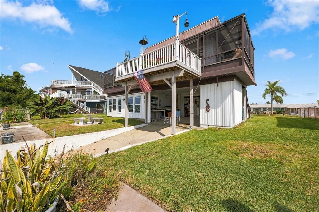 For Sale: $370,000 (3 beds, 2 baths, 1252 Square Feet)