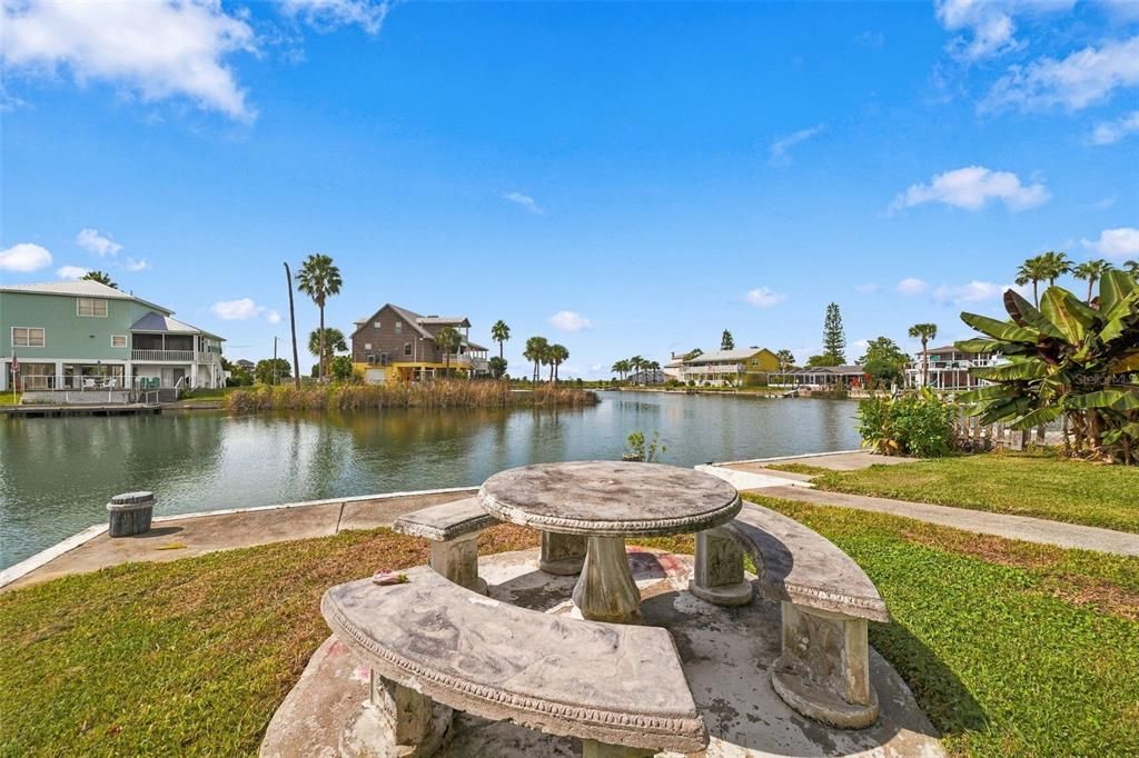For Sale: $370,000 (3 beds, 2 baths, 1252 Square Feet)