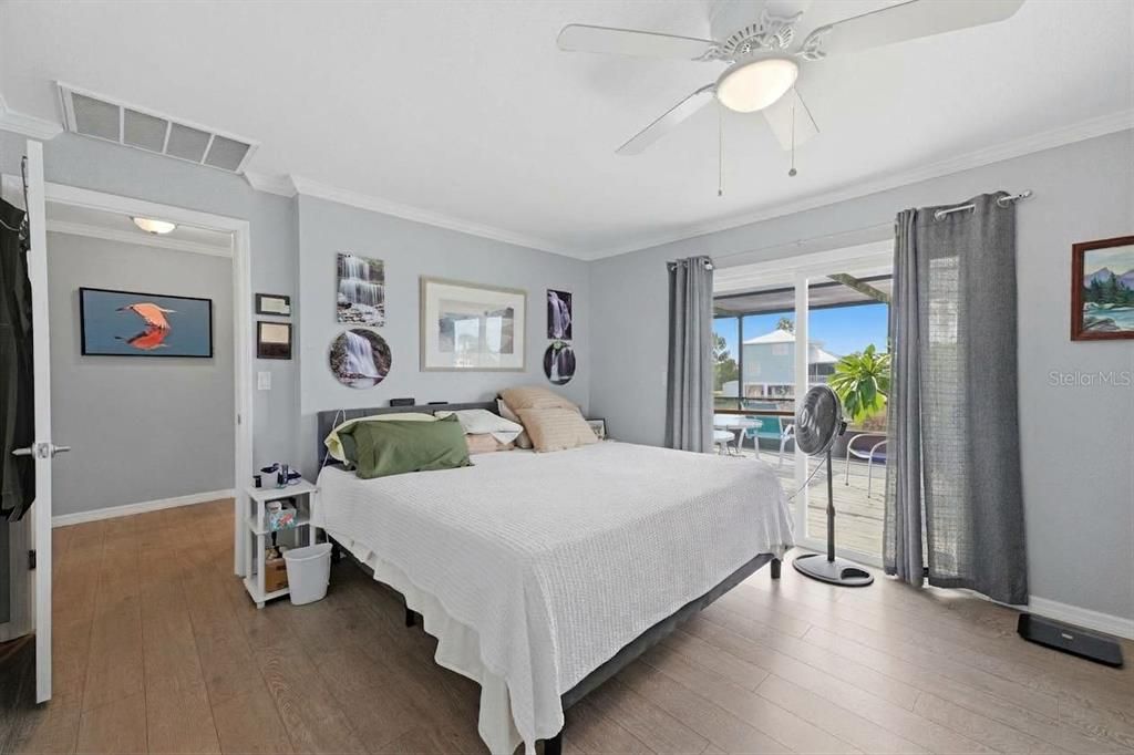 For Sale: $370,000 (3 beds, 2 baths, 1252 Square Feet)