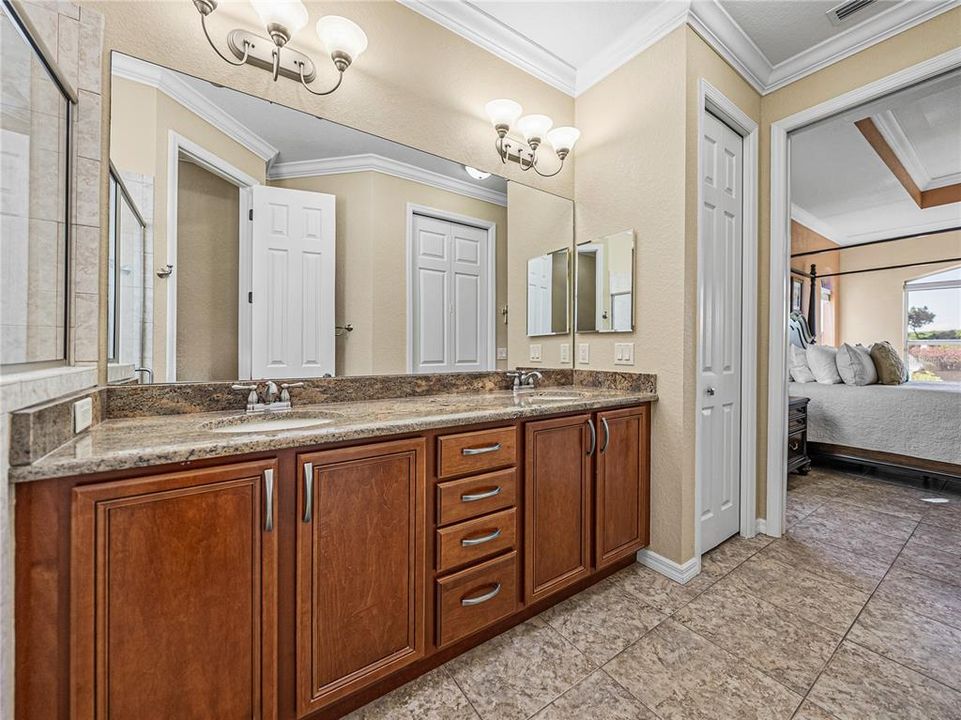 На продажу: $589,999 (2 спален, 2 ванн, 1792 Квадратных фут)