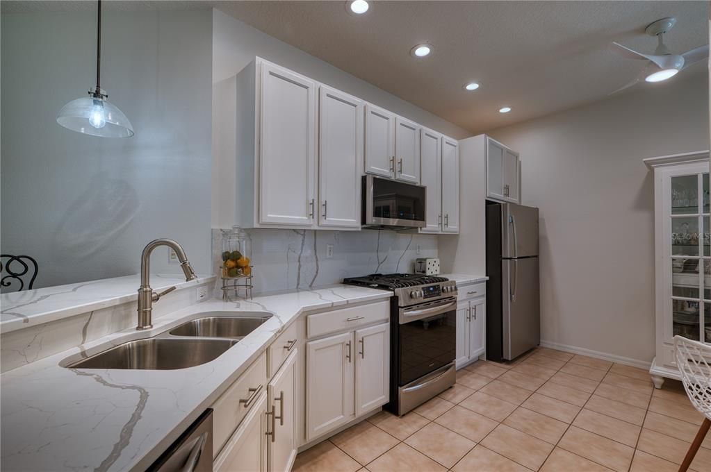 En Venta: $399,500 (2 camas, 2 baños, 1592 Pies cuadrados)
