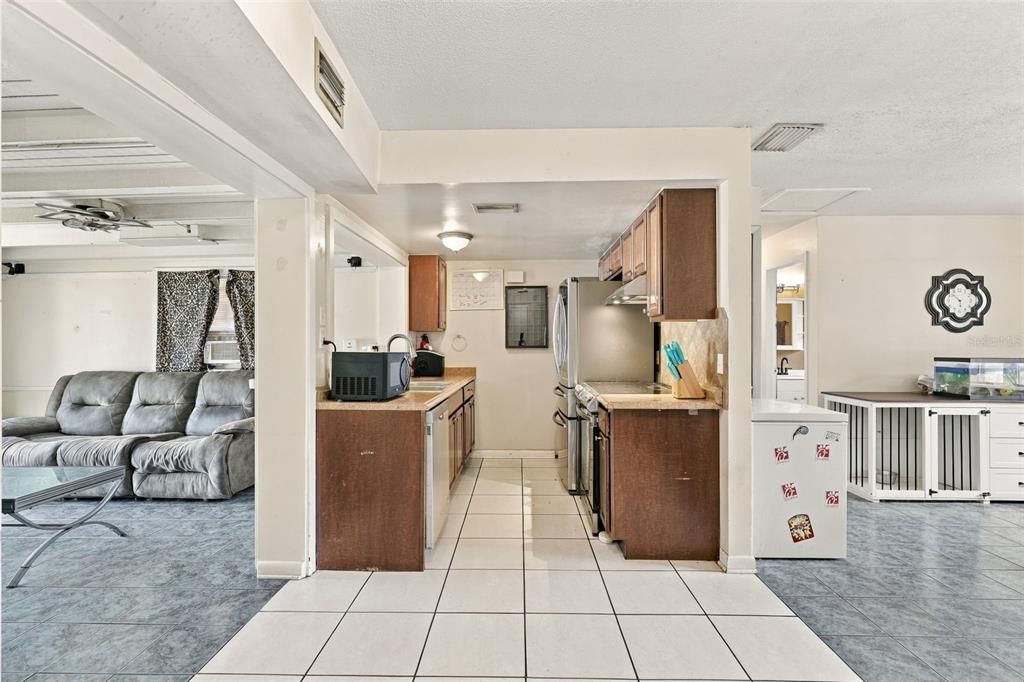 En Venta: $275,000 (3 camas, 2 baños, 1250 Pies cuadrados)