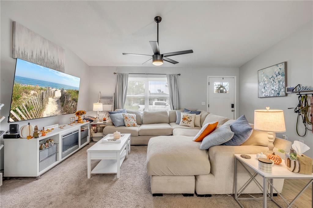 For Sale: $295,000 (3 beds, 2 baths, 1365 Square Feet)