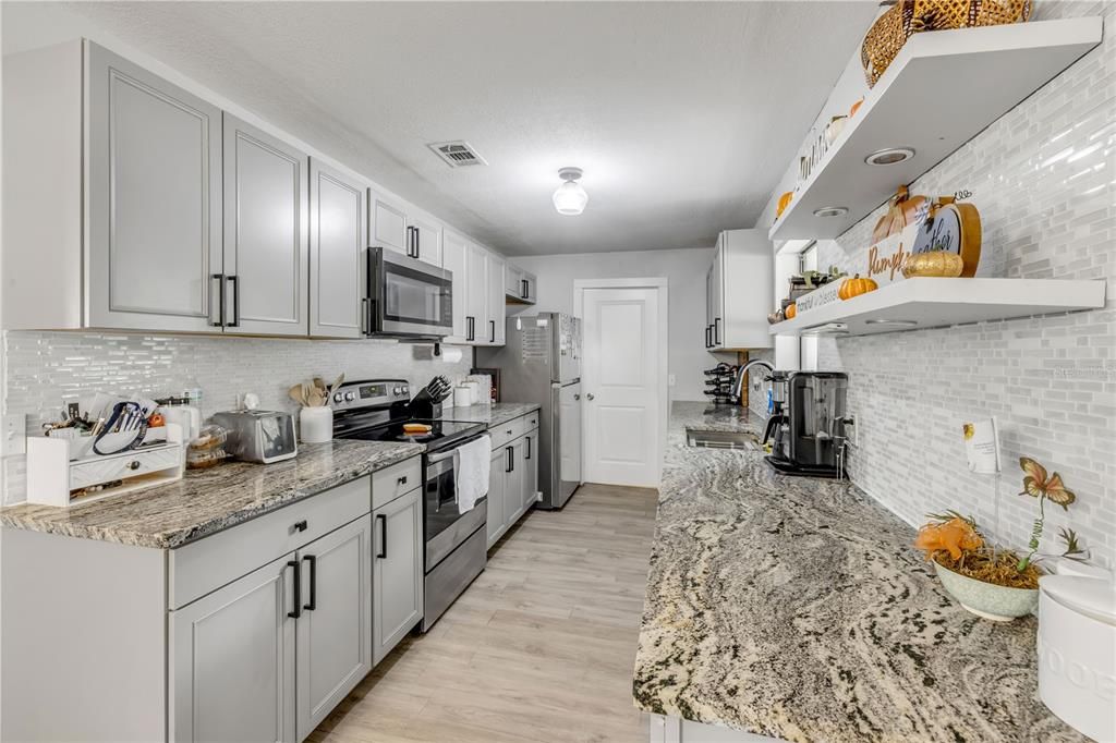 For Sale: $295,000 (3 beds, 2 baths, 1365 Square Feet)