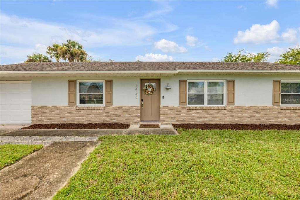For Sale: $295,000 (3 beds, 2 baths, 1365 Square Feet)