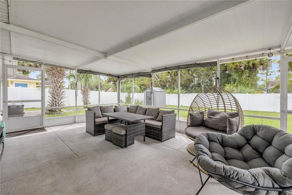 For Sale: $295,000 (3 beds, 2 baths, 1365 Square Feet)