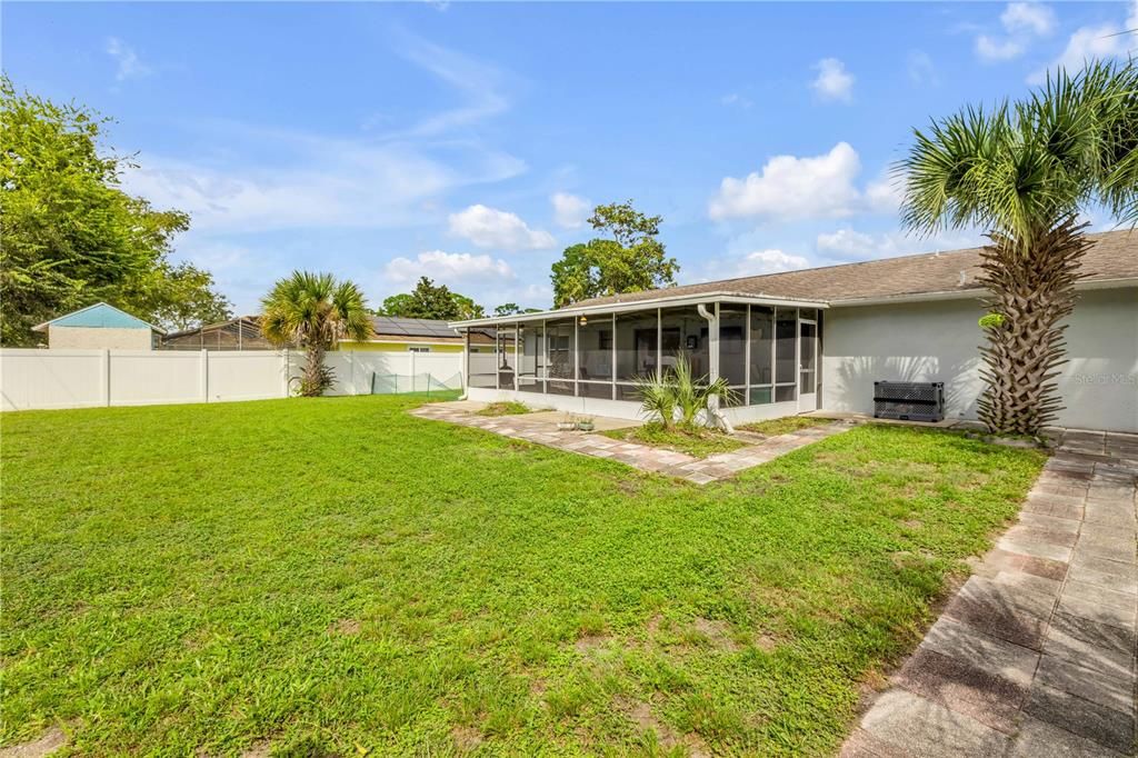 For Sale: $295,000 (3 beds, 2 baths, 1365 Square Feet)