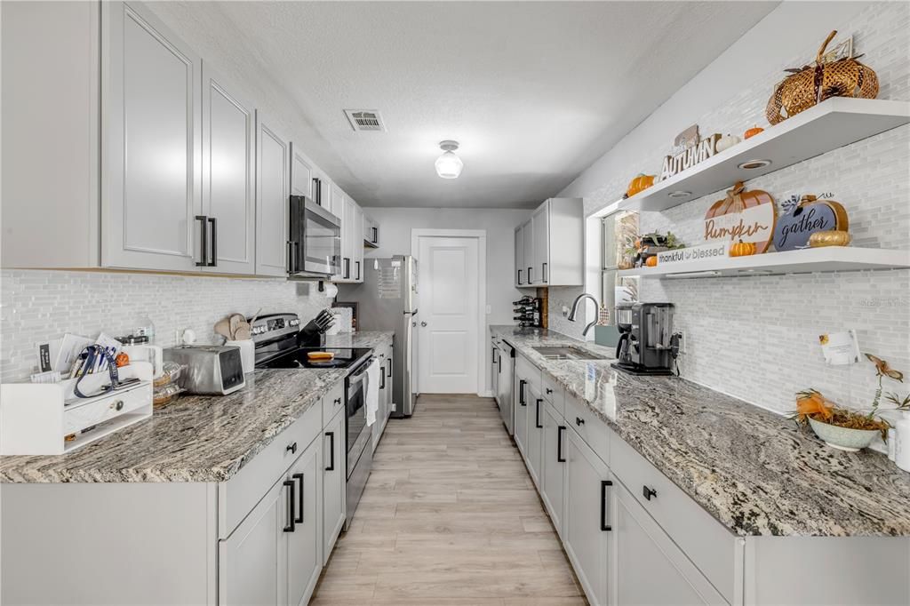 For Sale: $295,000 (3 beds, 2 baths, 1365 Square Feet)