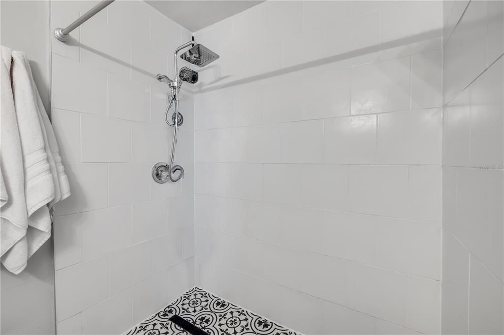 For Sale: $295,000 (3 beds, 2 baths, 1365 Square Feet)