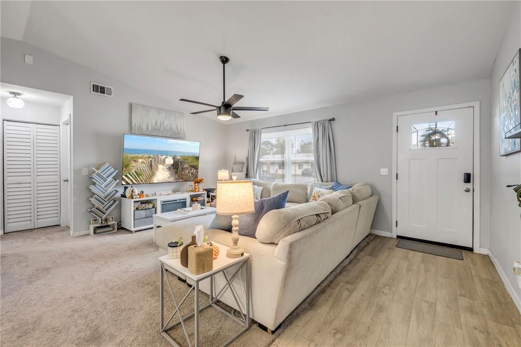 For Sale: $295,000 (3 beds, 2 baths, 1365 Square Feet)