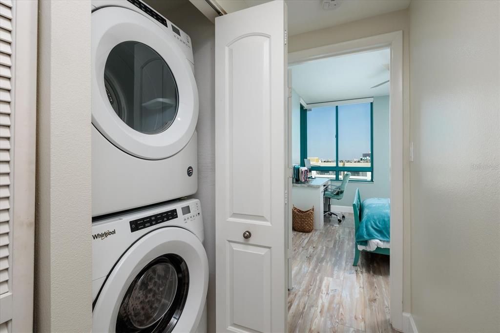 В аренду: $4,800 (2 спален, 2 ванн, 1377 Квадратных фут)
