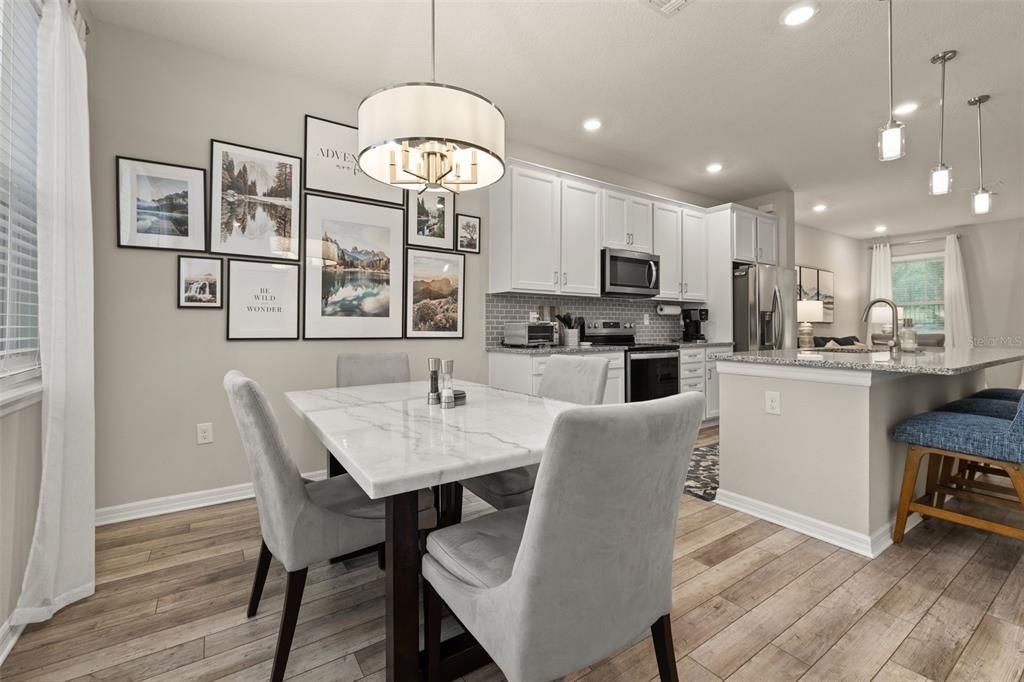 For Sale: $364,900 (2 beds, 2 baths, 1472 Square Feet)