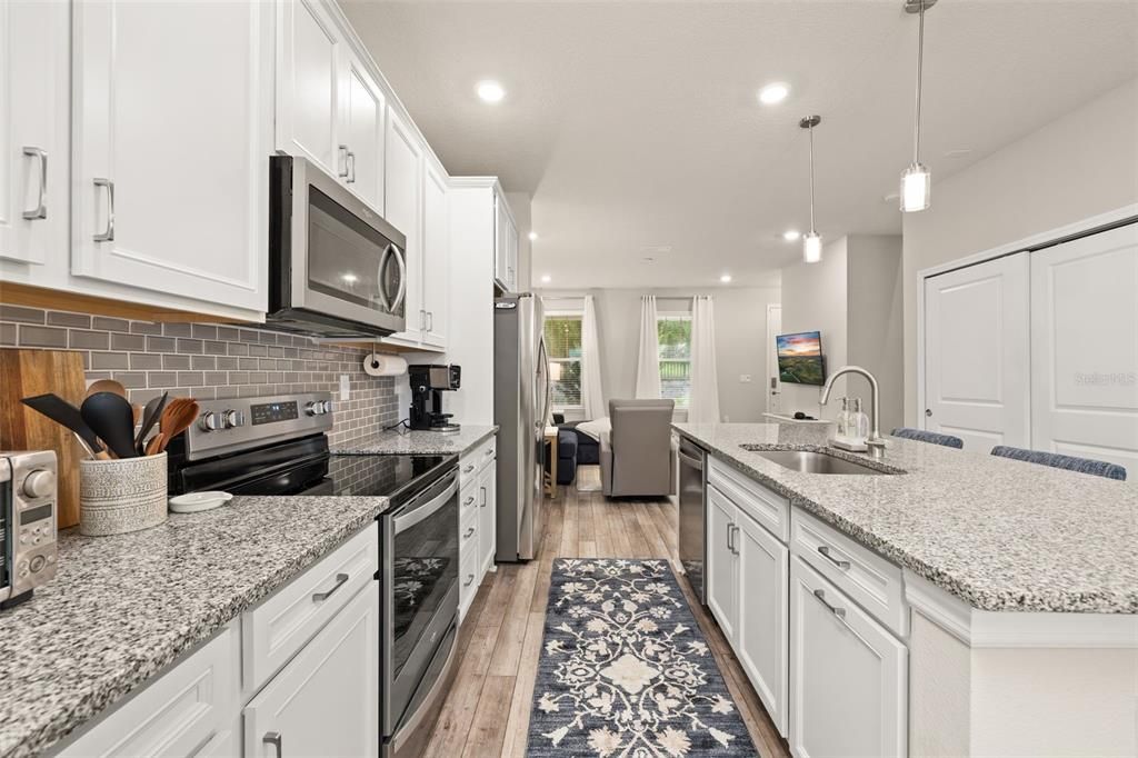 For Sale: $364,900 (2 beds, 2 baths, 1472 Square Feet)
