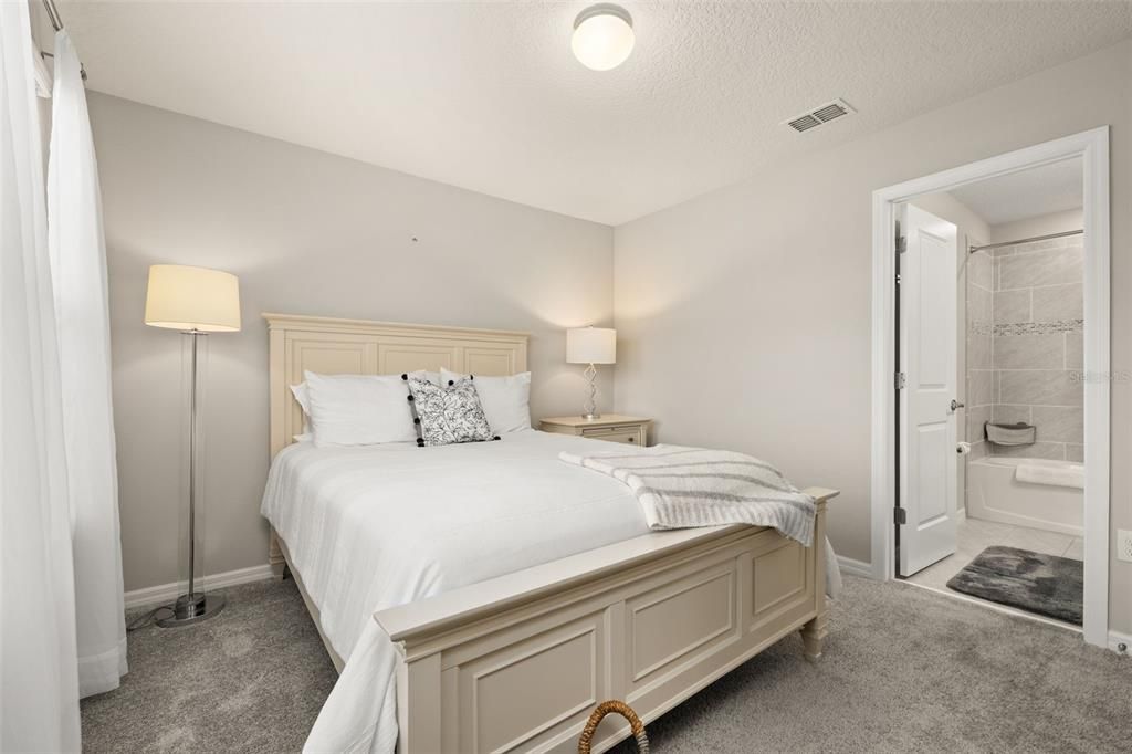 For Sale: $364,900 (2 beds, 2 baths, 1472 Square Feet)