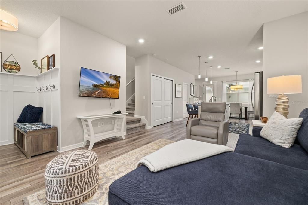 For Sale: $364,900 (2 beds, 2 baths, 1472 Square Feet)