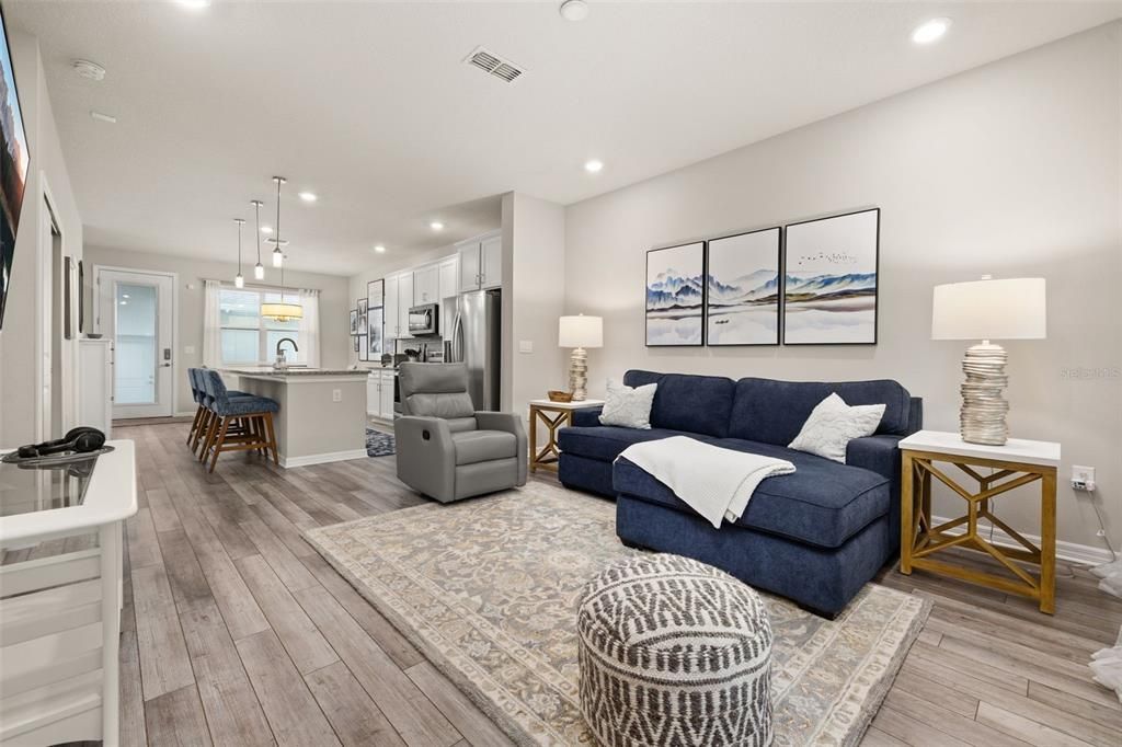 For Sale: $364,900 (2 beds, 2 baths, 1472 Square Feet)