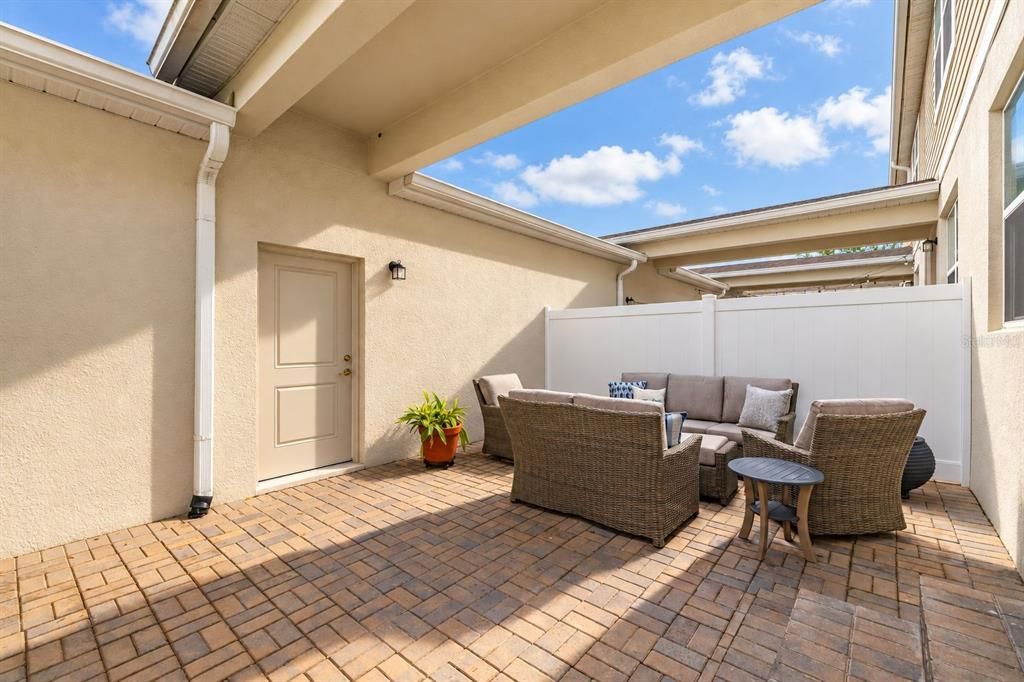 For Sale: $364,900 (2 beds, 2 baths, 1472 Square Feet)