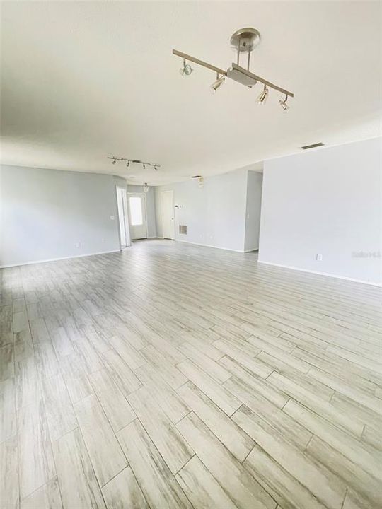 В аренду: $2,195 (4 спален, 2 ванн, 1696 Квадратных фут)