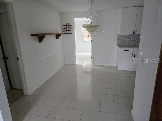 En Venta: $349,000 (4 camas, 2 baños, 1560 Pies cuadrados)