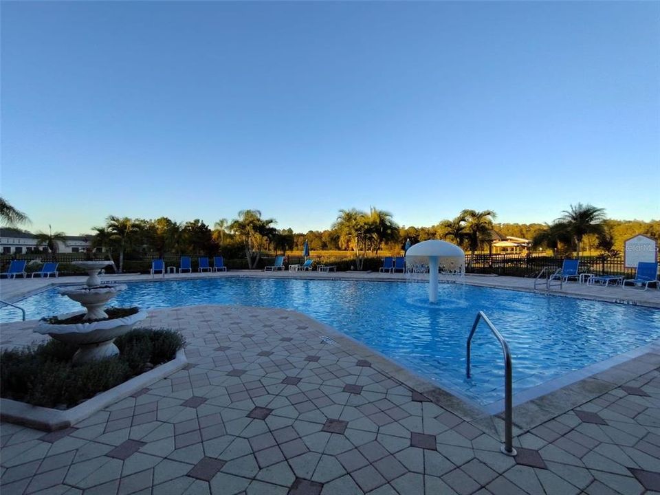 En Venta: $465,000 (4 camas, 3 baños, 1950 Pies cuadrados)