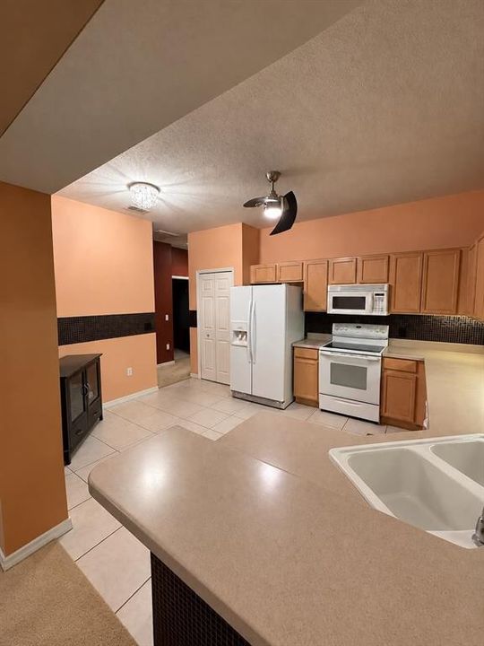 En Venta: $389,900 (2 camas, 2 baños, 1460 Pies cuadrados)