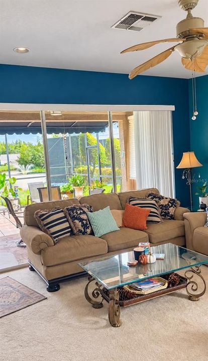 En Venta: $389,900 (2 camas, 2 baños, 1460 Pies cuadrados)