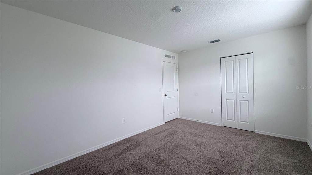 На продажу: $329,990 (5 спален, 3 ванн, 2281 Квадратных фут)