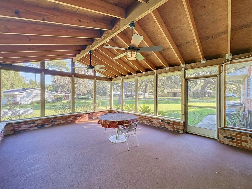 For Sale: $289,900 (2 beds, 2 baths, 1252 Square Feet)