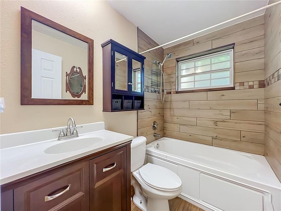 For Sale: $289,900 (2 beds, 2 baths, 1252 Square Feet)