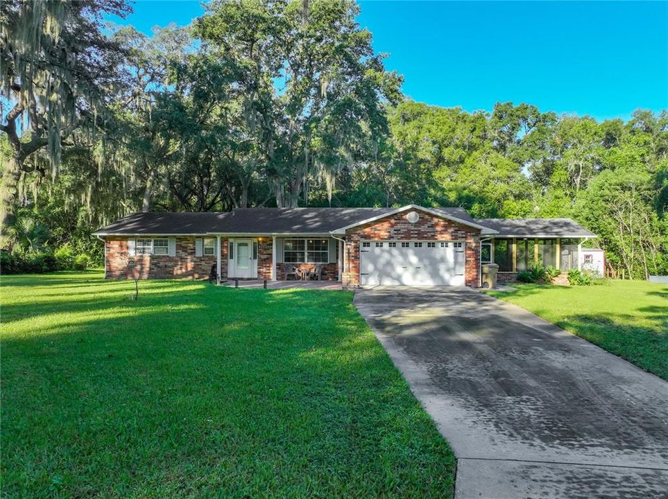 For Sale: $289,900 (2 beds, 2 baths, 1252 Square Feet)
