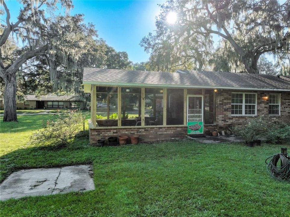 For Sale: $289,900 (2 beds, 2 baths, 1252 Square Feet)