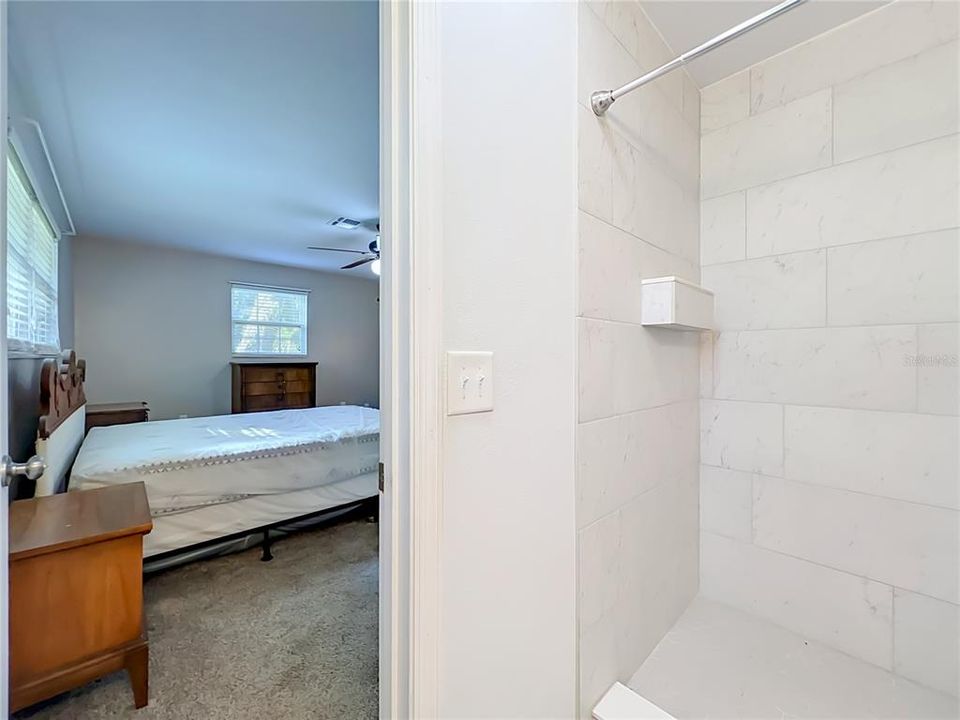 For Sale: $289,900 (2 beds, 2 baths, 1252 Square Feet)
