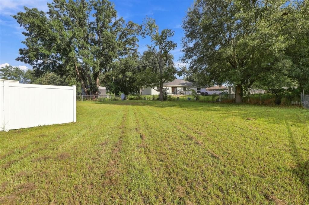 For Sale: $215,000 (2 beds, 1 baths, 840 Square Feet)