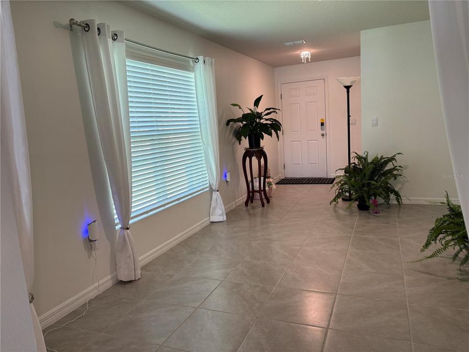 For Sale: $347,000 (3 beds, 2 baths, 1510 Square Feet)